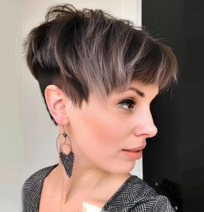 Chic Contrast: The Bold Pixie with Layers Chic Contrast: The Bold Pixie with Layers