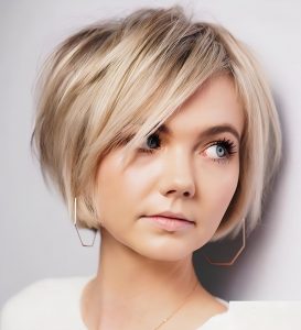 Classic Bob with Natural Highlights Classic Bob with Natural Highlights