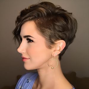 Sophisticated Short Cut with a Feminine Touch Sophisticated Short Cut with a Feminine Touch