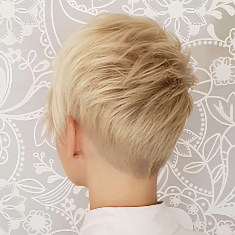 The Versatility and Elegance of Short Hairstyles - 3