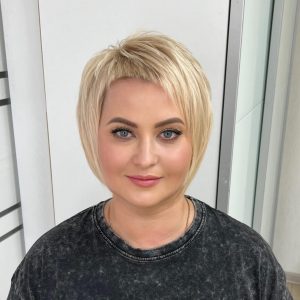 Chic Blonde Bob with Subtle Fringe Chic Blonde Bob with Subtle Fringe