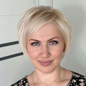 Polished Platinum Blonde Bob Polished Platinum Blonde Bob