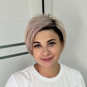 Soft Asymmetrical Bob with Gentle Waves